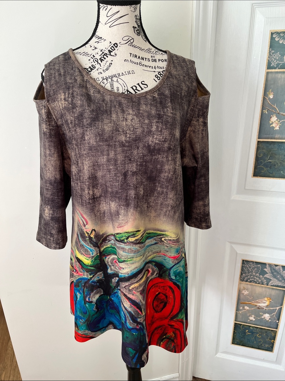 Cold-Shoulder Tunic with Abstract Multicolor Hem